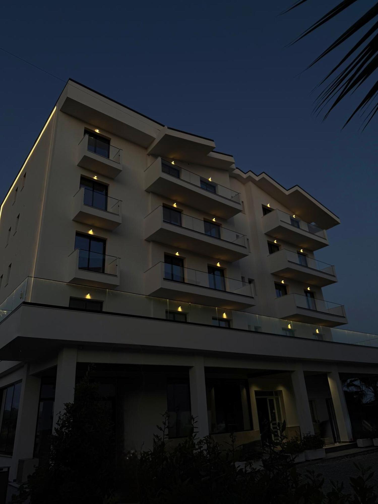 Hotel Imperial Spille Exteriör bild